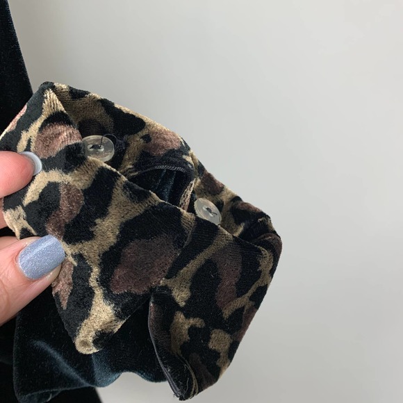 VINTAGE Rabbit Designs Black Velvet Dress Leopard Collar Cuffs 90s Retro - 6 - Picture 8 of 8